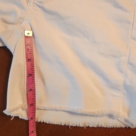 American Eagle Outfitters Mid Rise Midi Jean Shorts Frayed Hem, Size 00, White - Picture 6 of 10